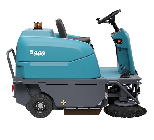 The side view of the Tennant S960 ride-on sweeper.