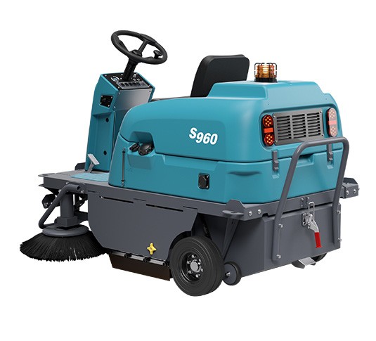 An angled view of the Tennant S960 ride-on sweeper.